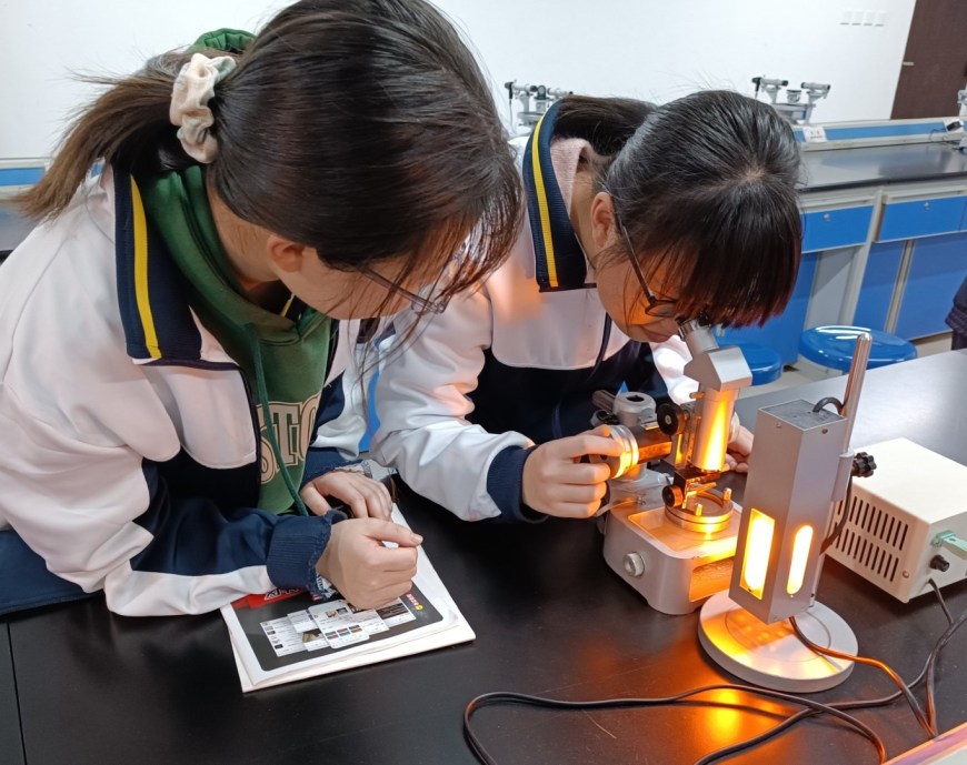 03-1到师大实验做实验1_副本.jpg