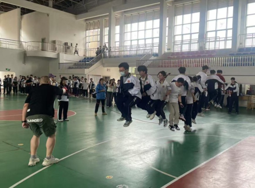 跳绳1.jpg