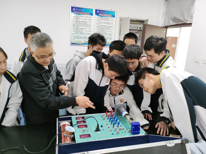 到师大实验做实验2.jpg